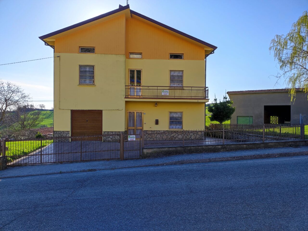 Vista frontale Vista frontale